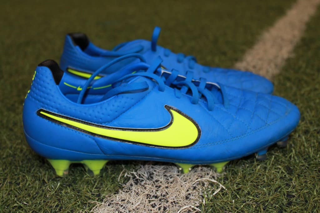tiempo chaussure de foot