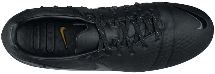 Nike CTR360 BlackOut vs Puma evoPOWER BlackOut