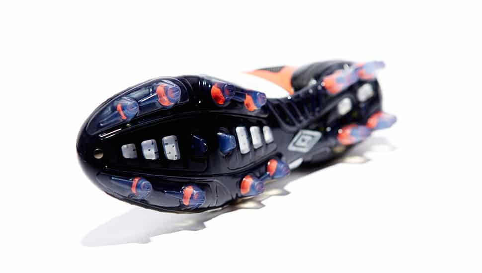 umbro-ux1-blanc-noir-rouge-4