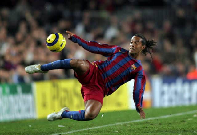 ronaldinho-nike-air-tiempo-legend-2005