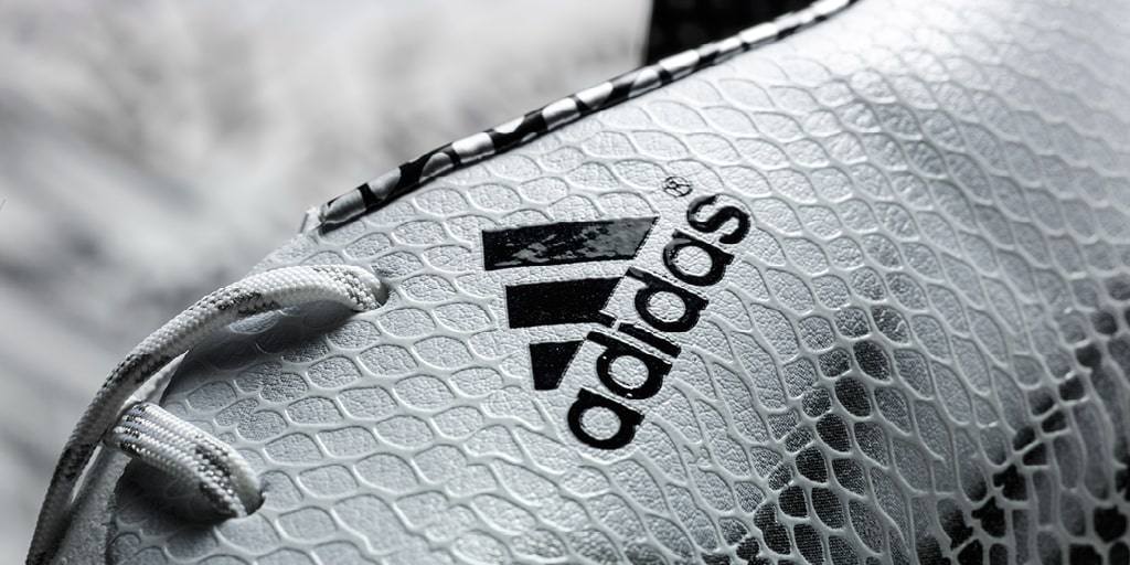 chaussure-football-adidas-F50-Blanc-Noir-2