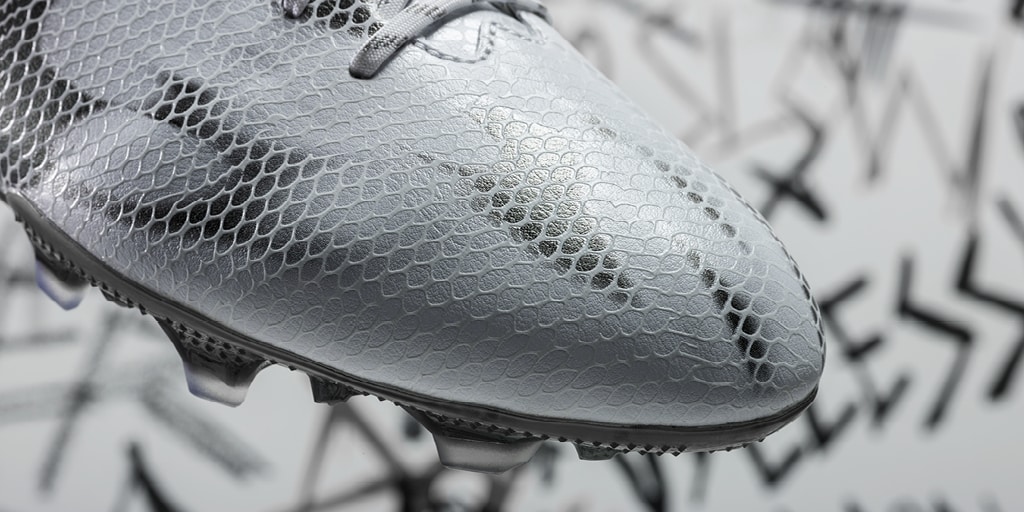 chaussure-football-adidas-F50-Blanc-Noir-5