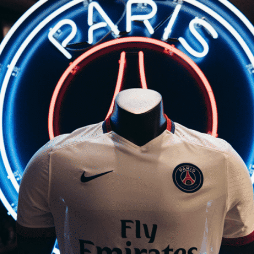 Image de l'article Le maillot extérieur 2015-2016 du Paris SG par Nike