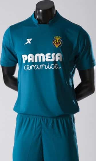 Les maillots 2015-2016 de Villarreal par Xtep