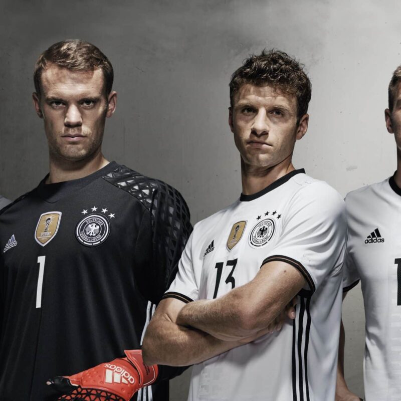 Germany Home Shirt 2016/17 Özil 8