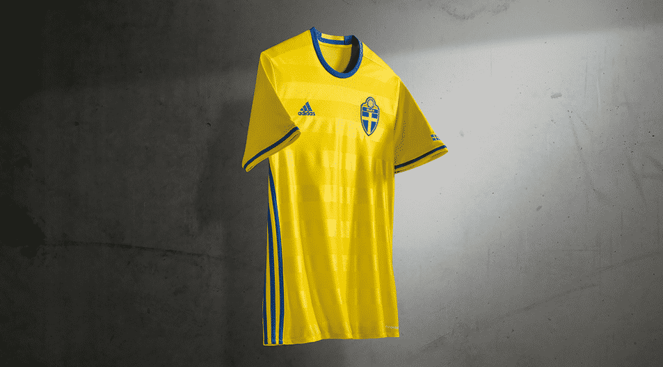 Qualifiées pour les barrages de l'Euro 2016, la Suède de Zlatan Ibrahimovic et adidas viennent de dévoiler le nouveau maillot de la sélection
