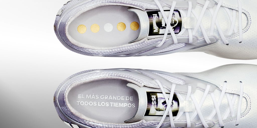 chaussure-football-adidas-Messi15-platinium-BallondOr-2