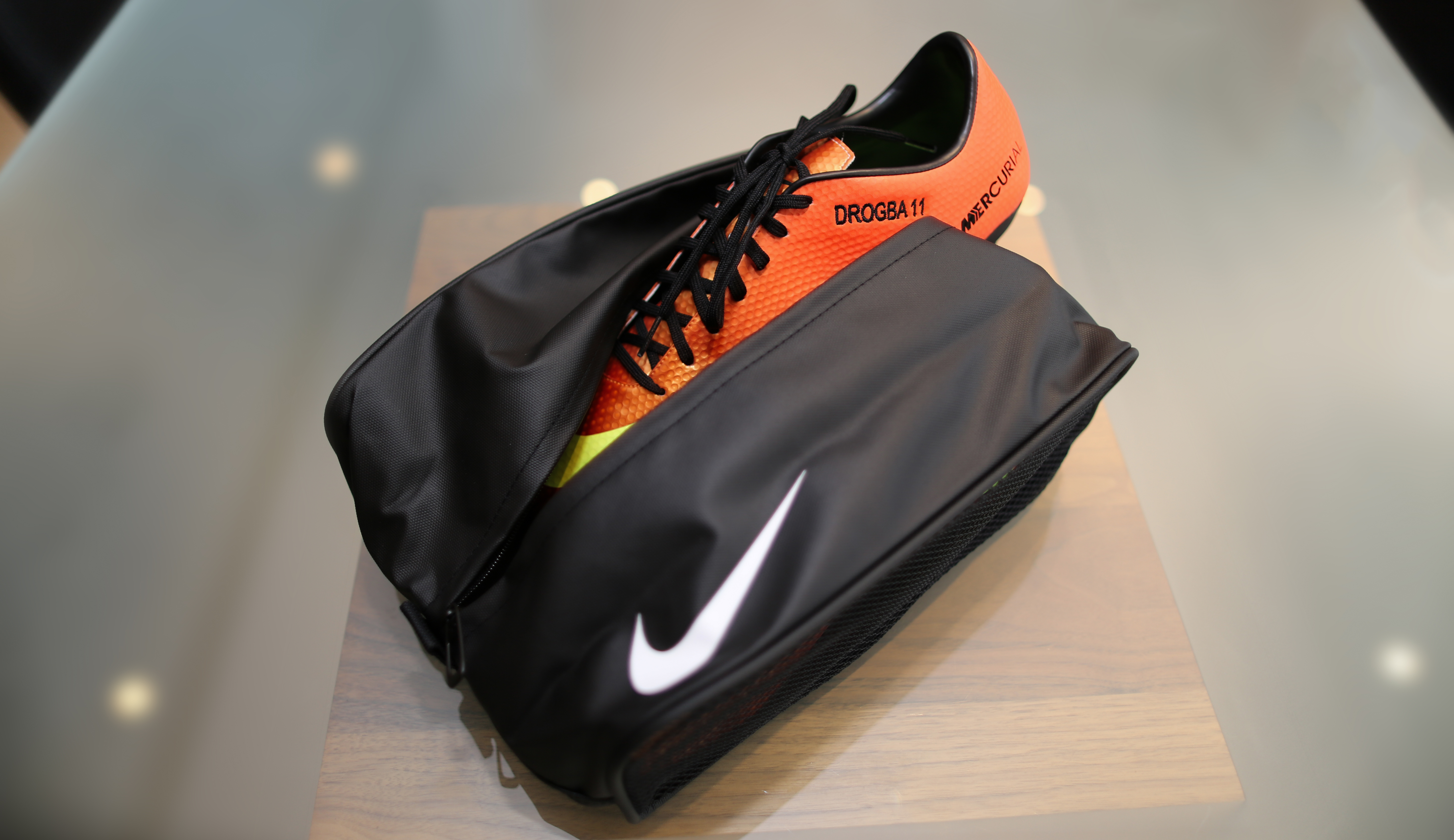 didier-drogba-chaussures-nike-les-chaussures-de-didier-drogba-footpack-8
