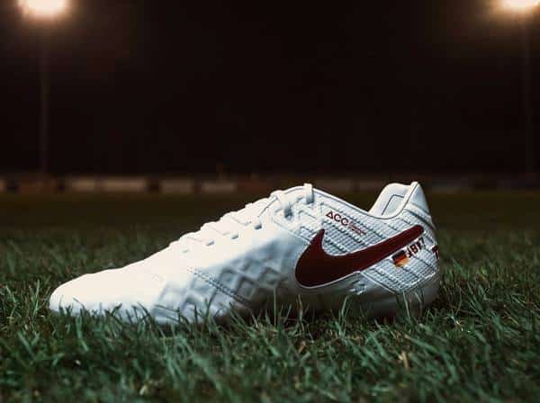 chaussure-football-nike-tiempo-id-Boateng-1