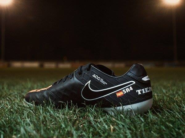 chaussure-football-nike-tiempo-id-Ramos-1