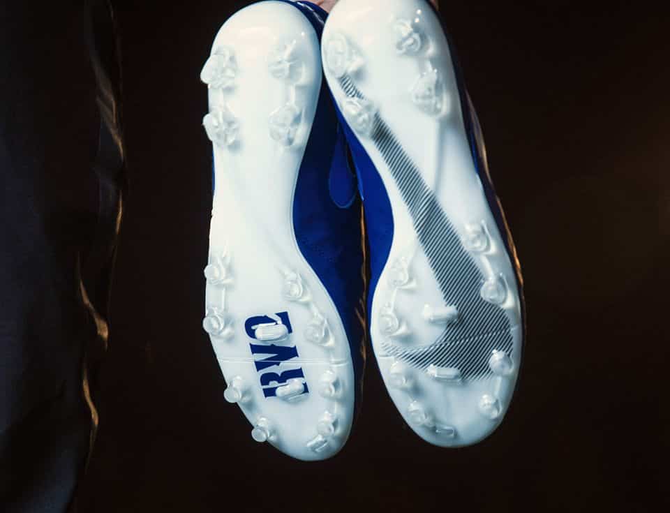 chaussure-football-nike-tiempo-id-varane-2