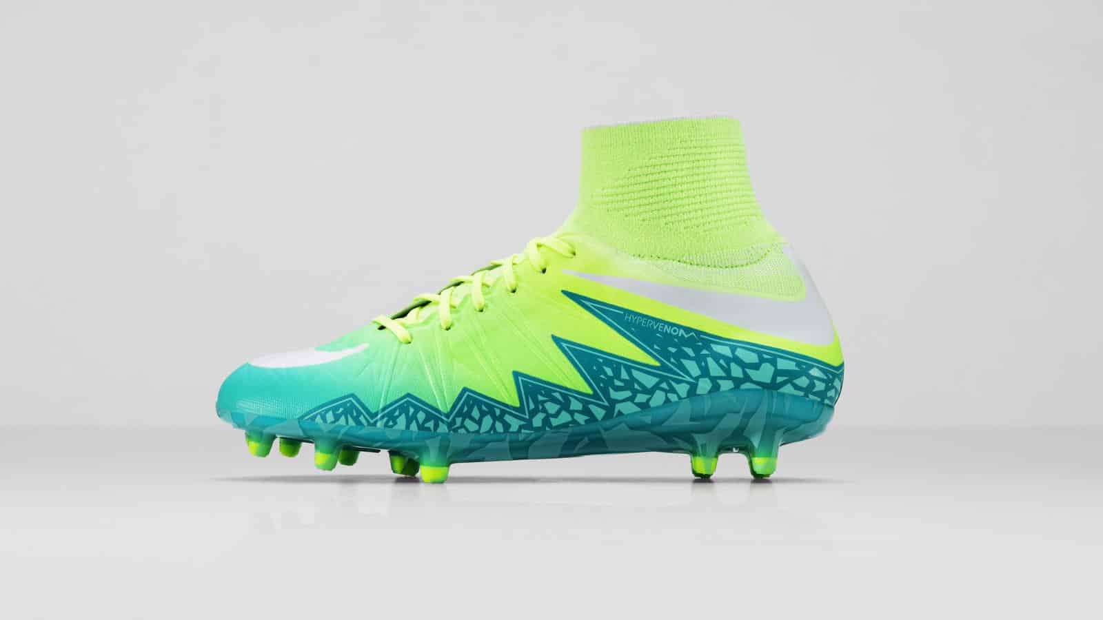 chaussure foot femme nike