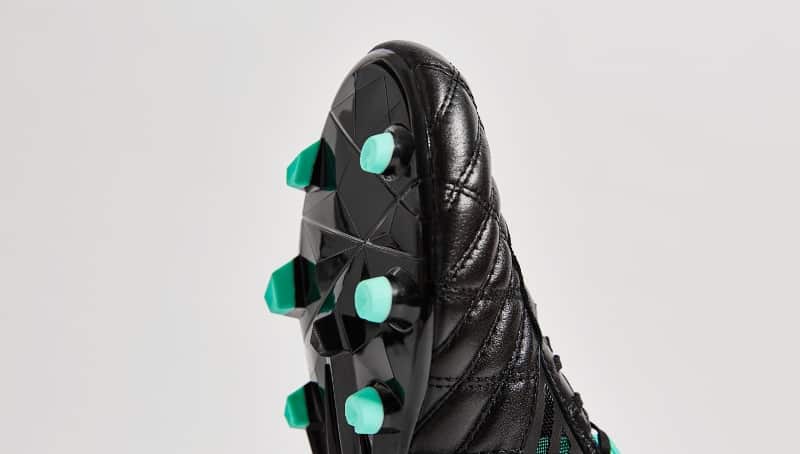 chaussure-football-umbro-medusae-black-2