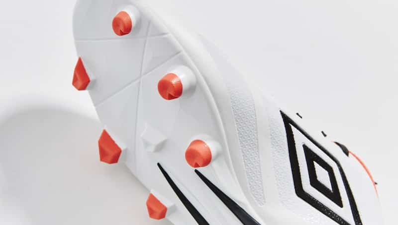 chaussure-football-umbro-velocita-2-blanc-orange-bleu-4