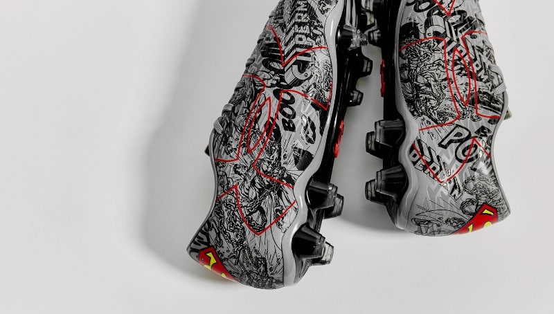 chaussure-football-under-armour-batman-superman-11