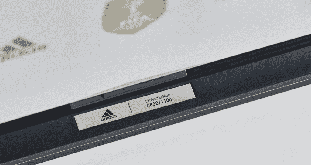 A quelques semaines du début de l'Euro 2016, adidas a dévoilé des maillots de l'Allemagne et de l'Espagne en édition limitée.