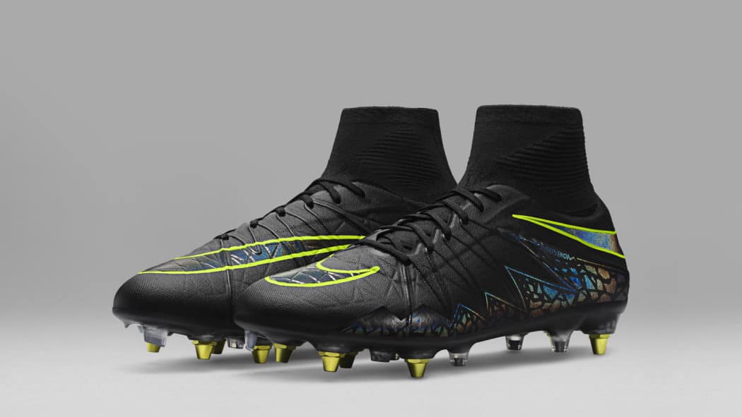 crampons vissés hypervenom