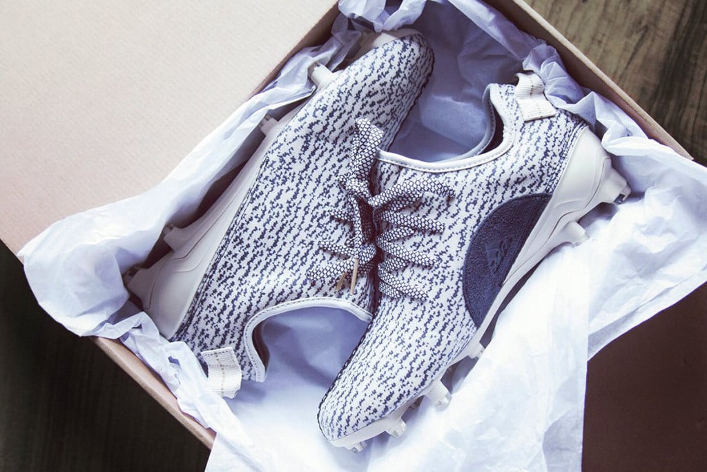 Kanye West dévoile de nouveaux crampons de foot Yeezy 350 \u0026 750
