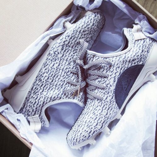 Image de l'article Kanye West dévoile de nouvelles versions des crampons Yeezy 350 et 750
