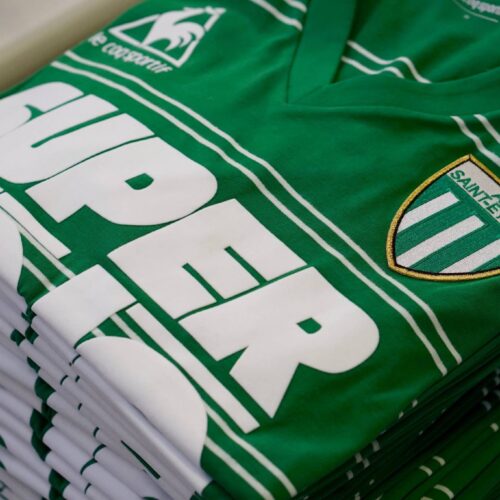 Image de l'article Le Coq Sportif sort deux maillots de foot en 
