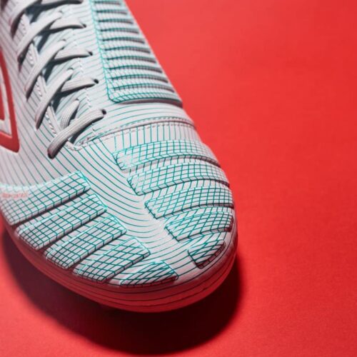 Image de l'article Deux nouveaux coloris pour la gamme Umbro Football
