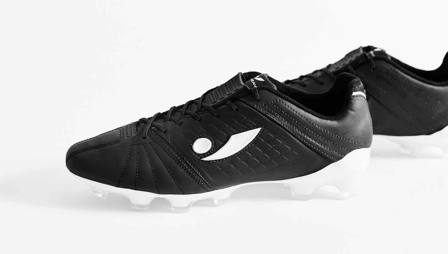 chaussures-football-concave-17-aura-img3