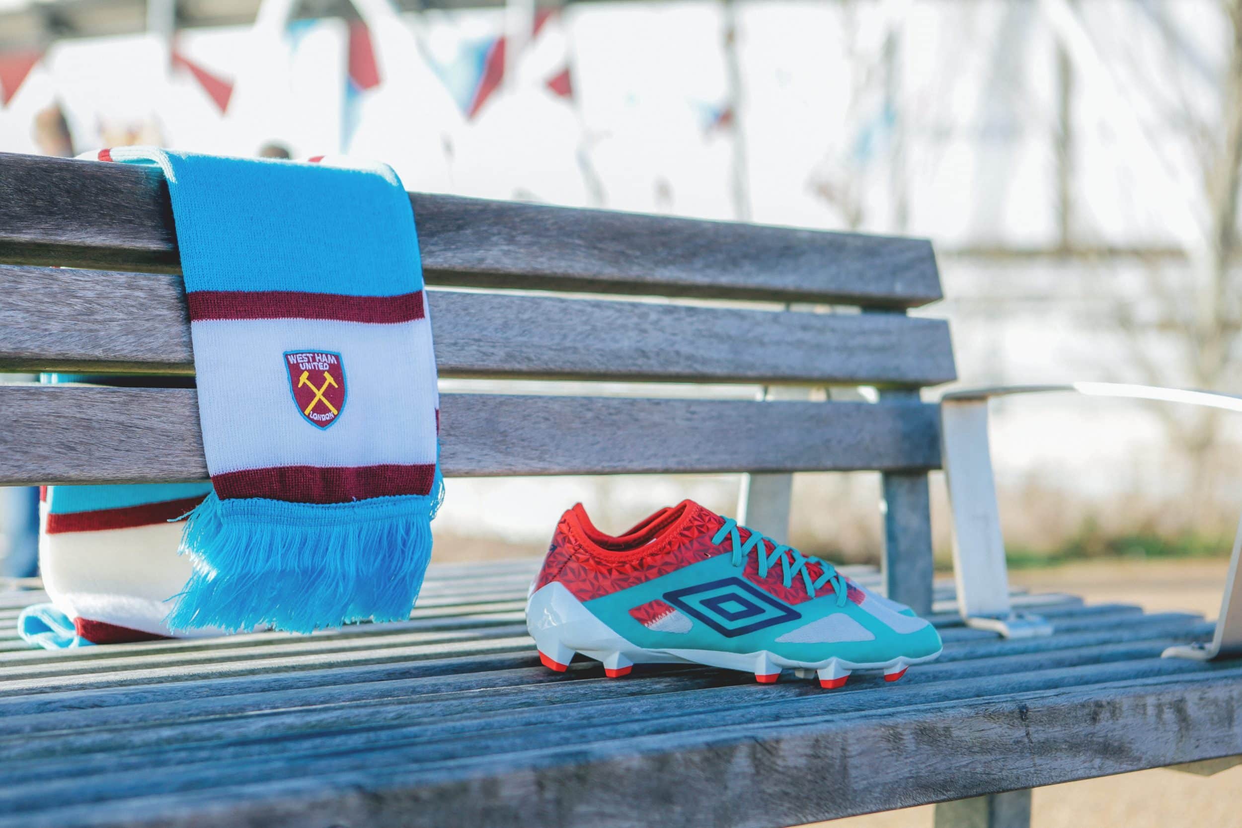 shooting-chaussure-foot-umbro-velocita-3-west-ham-12