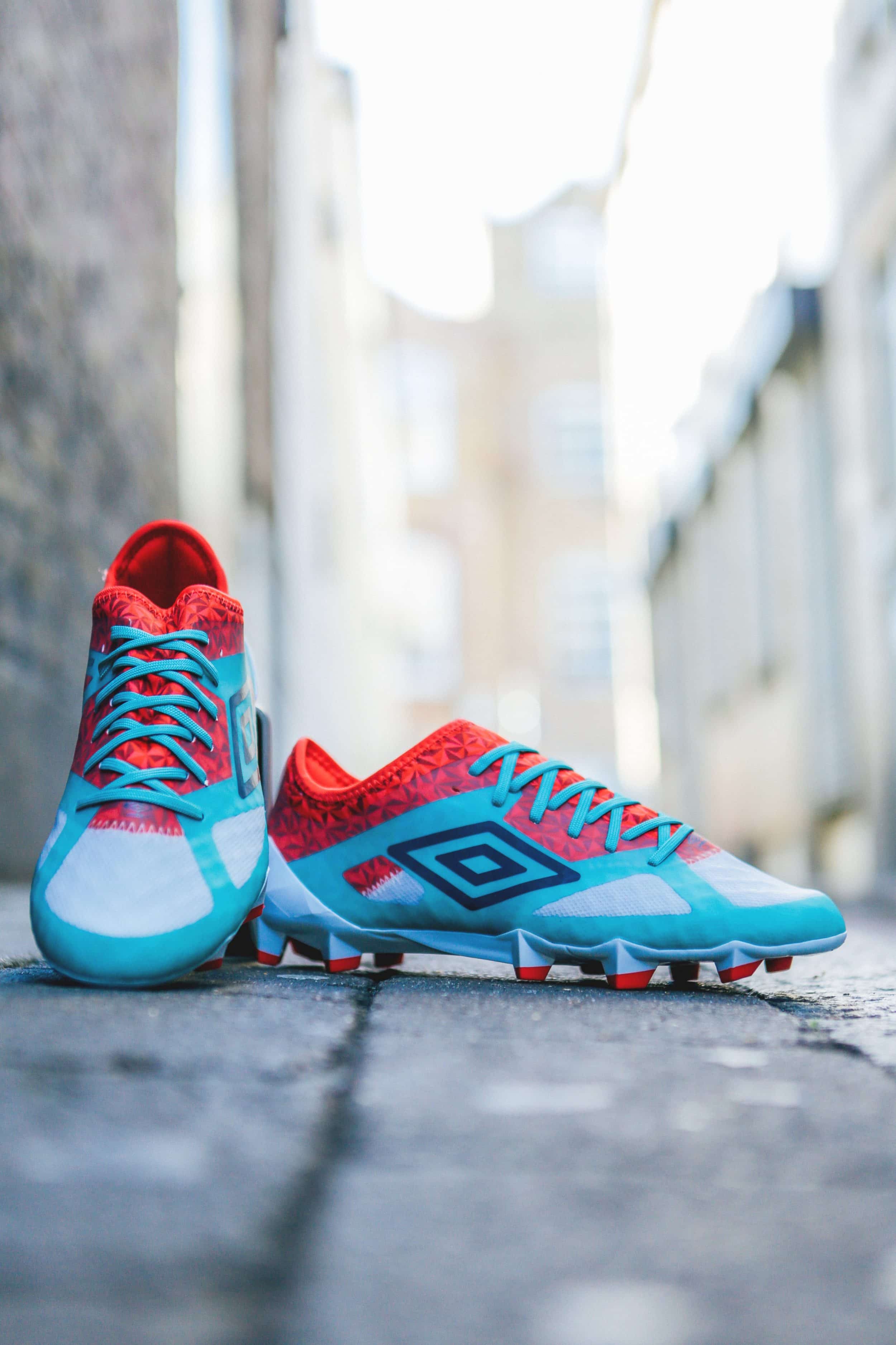 shooting-chaussure-foot-umbro-velocita-3-west-ham-2