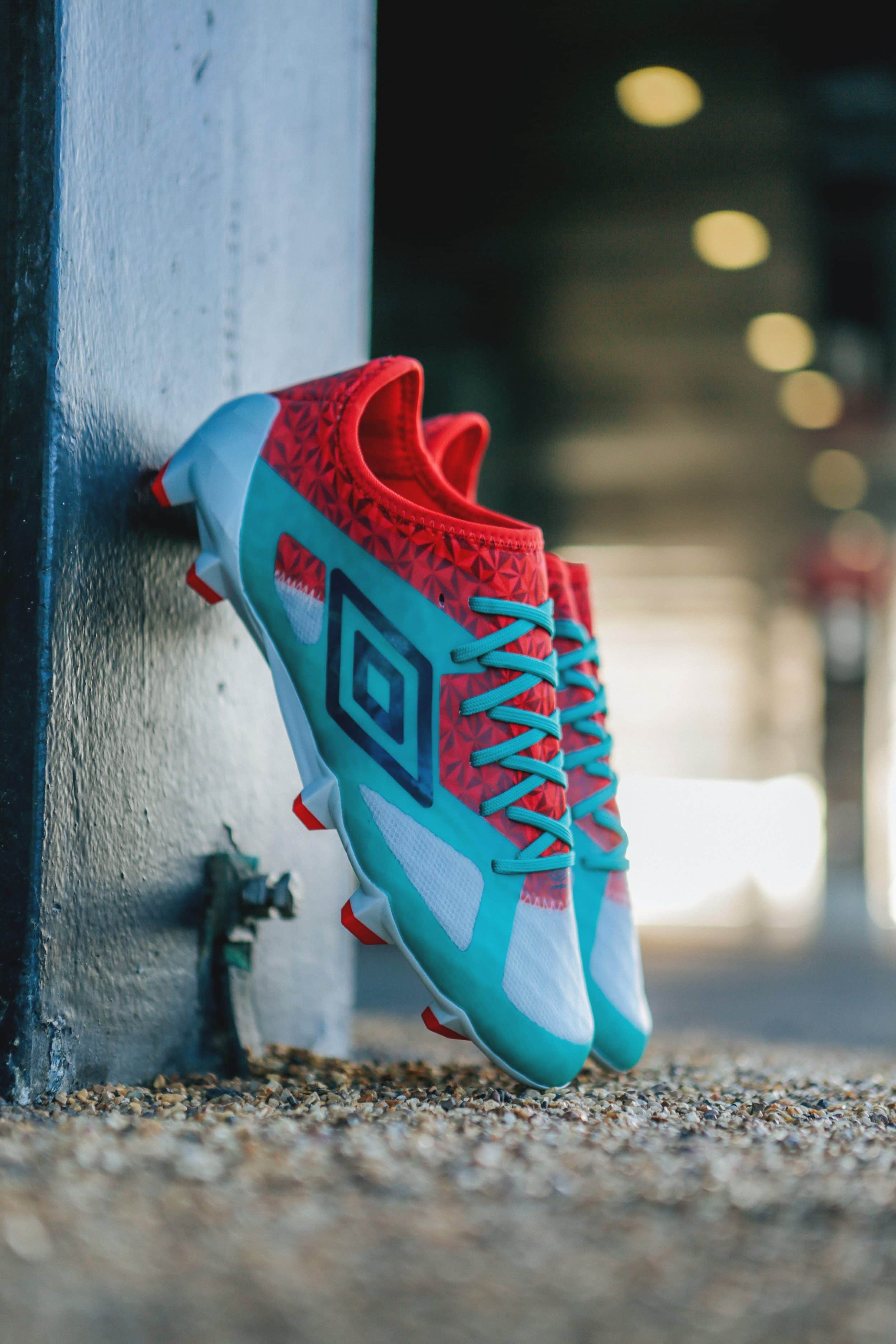 shooting-chaussure-foot-umbro-velocita-3-west-ham