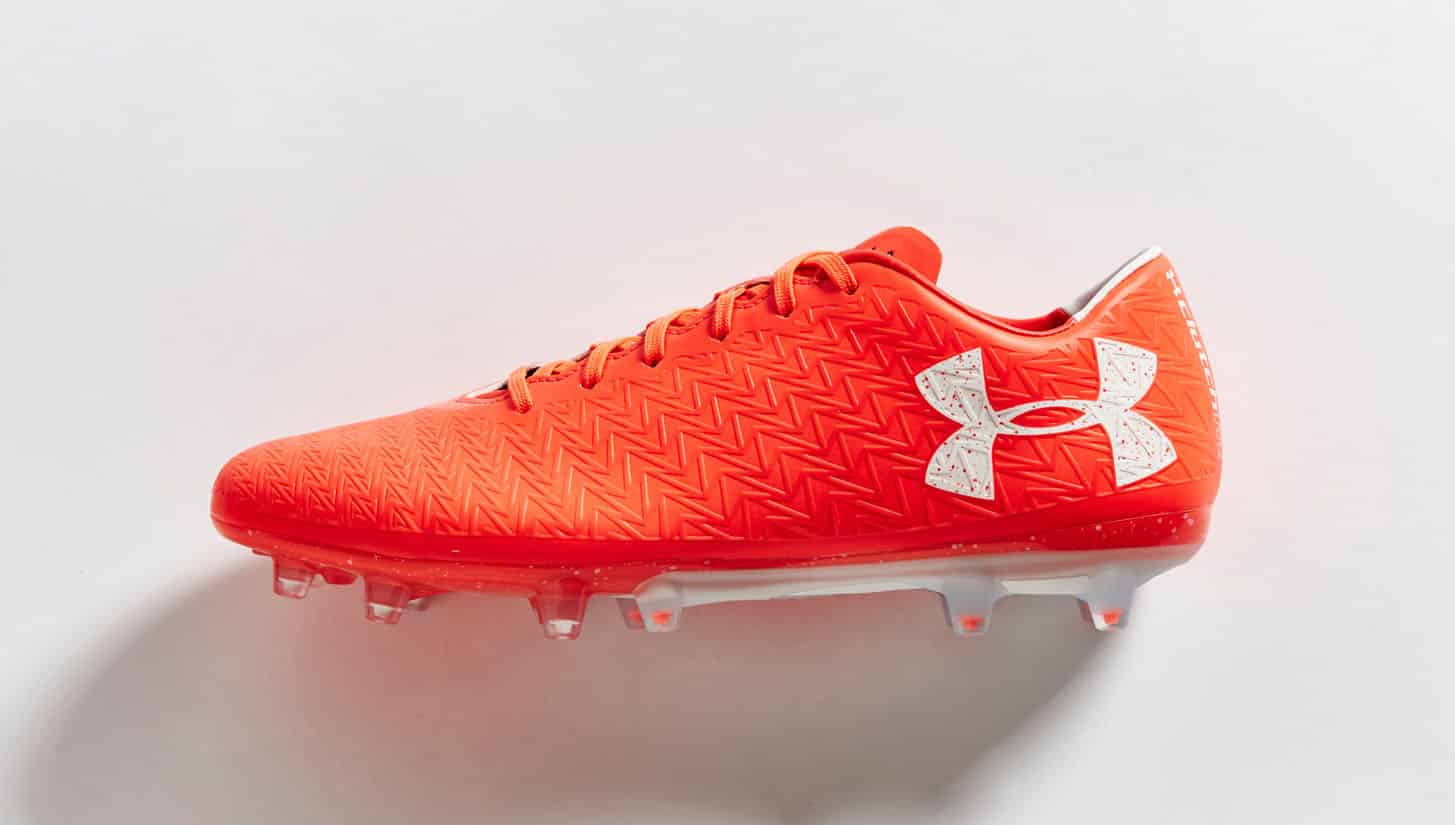 chaussures-football-under-armour-clutchfit-3-red-neon-coral-img3