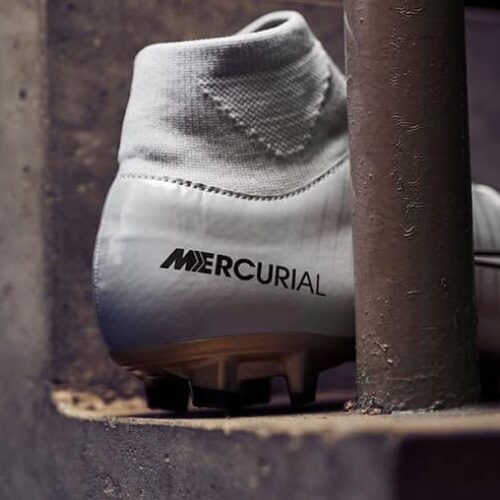Image de l'article Nike sort une version milieu de gamme de la Mercurial Vitorias