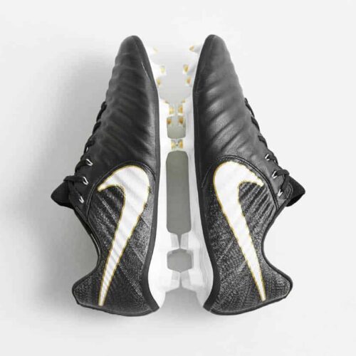 Image de l'article La collection Pitch Dark de Nike au complet avec le coloris de la Tiempo Legend VII
