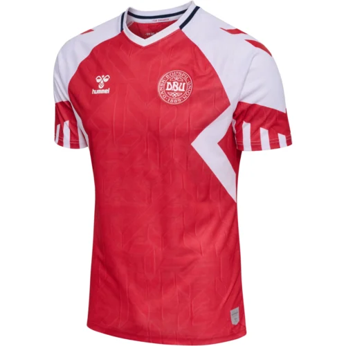 Hummel dévoile les maillots du Danemark pour la Coupe du Monde 2018