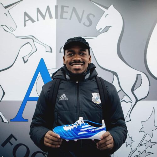 Image de l'article [MAJ] On a mis la main sur une paire de chaussures de Gaël Kakuta !