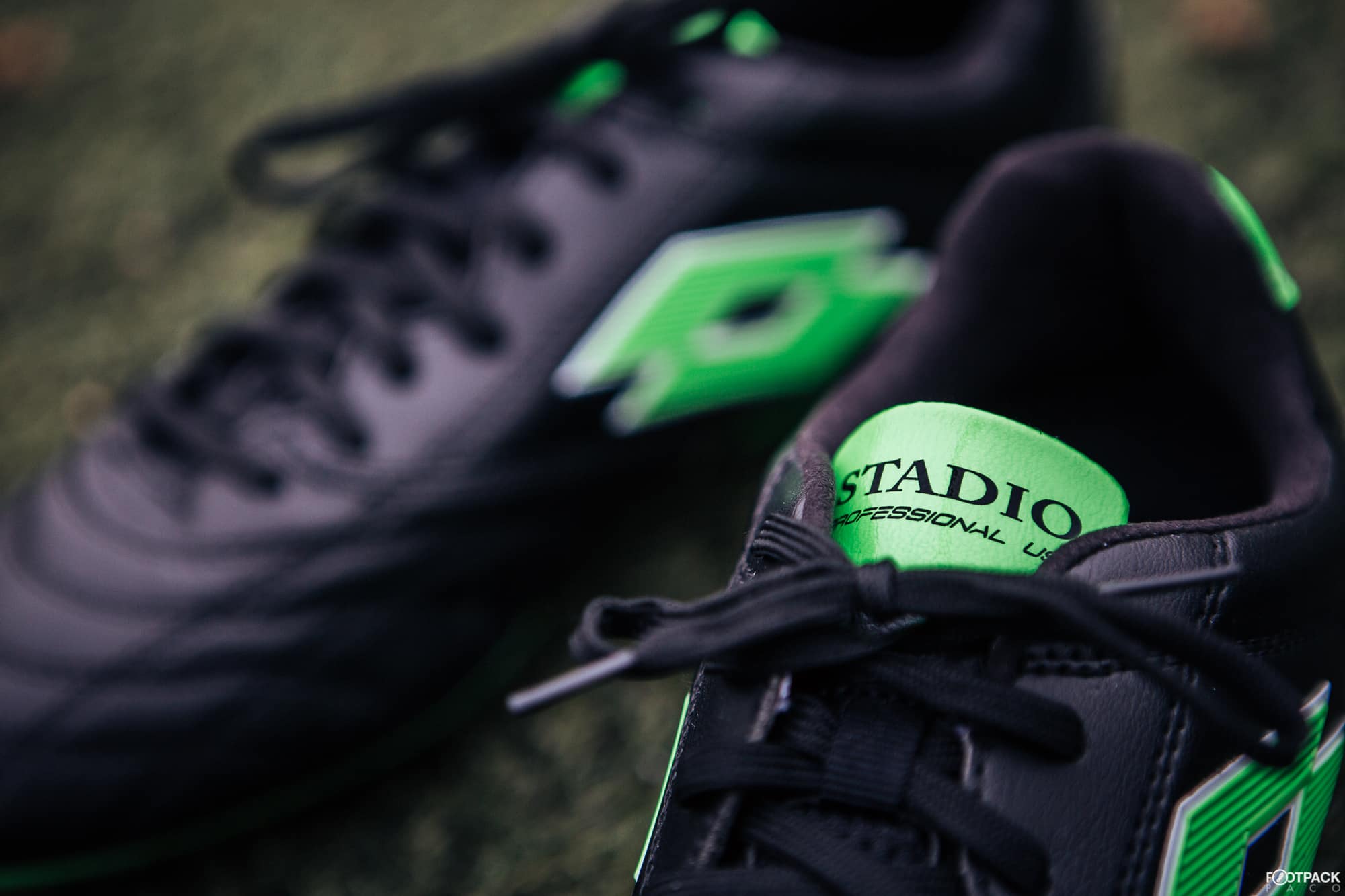 Crampons Lotto Stadio OG II FG - Noir/Vert, Pointure 37 (neuf)