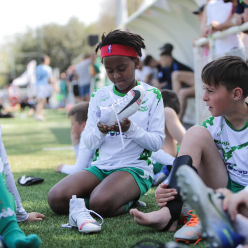Image de l'article Comment bien choisir les crampons pour un enfant ?
