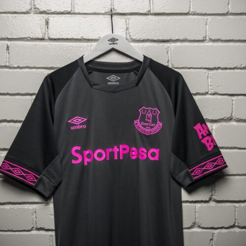 Image de l'article Umbro prolonge son bail d'équipementier avec Everton