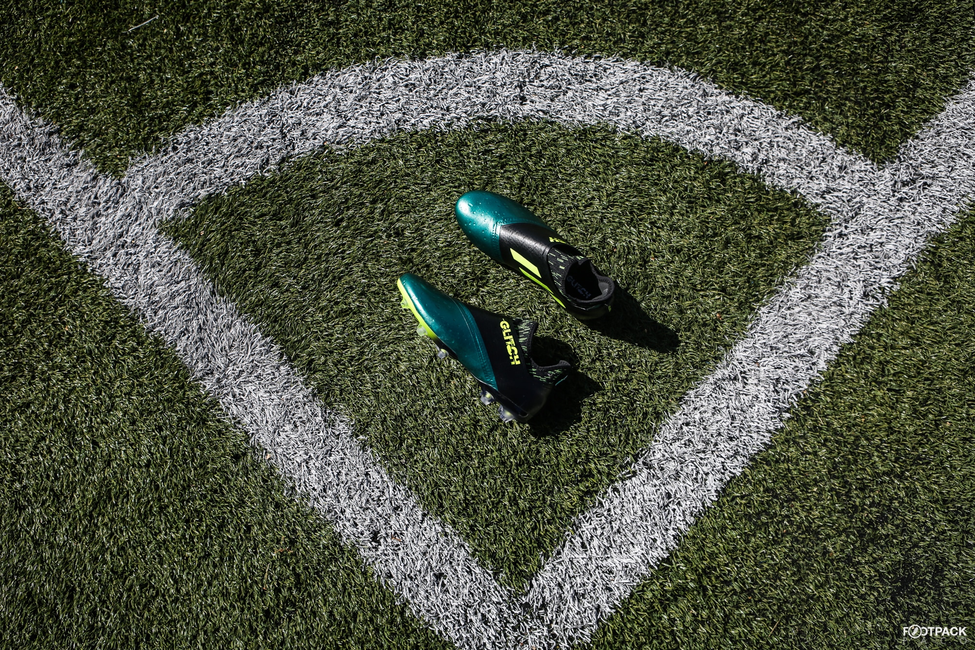 adidas-glitch-skin-exert