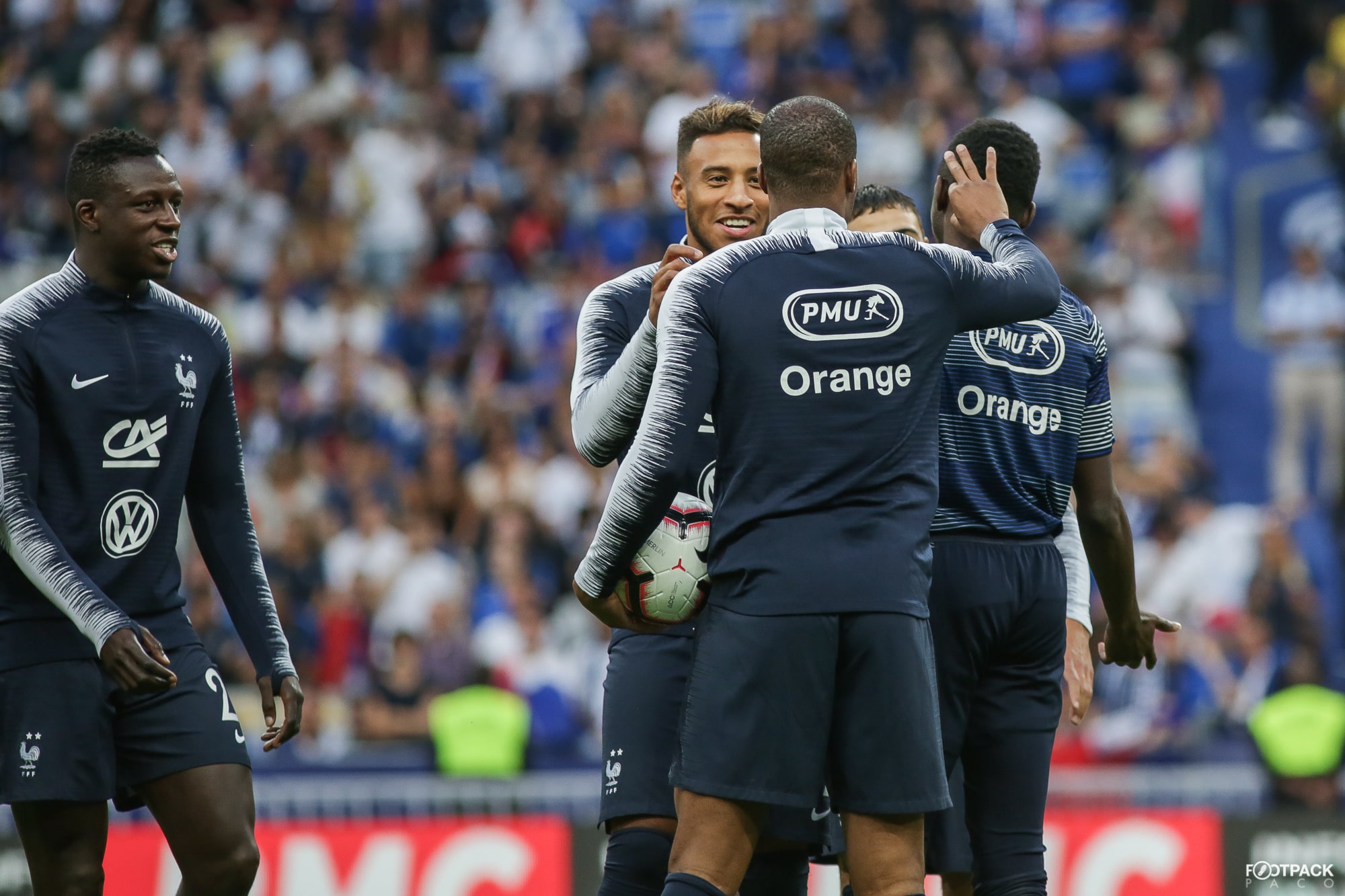 au-stade-france-pays-bas-echauffement