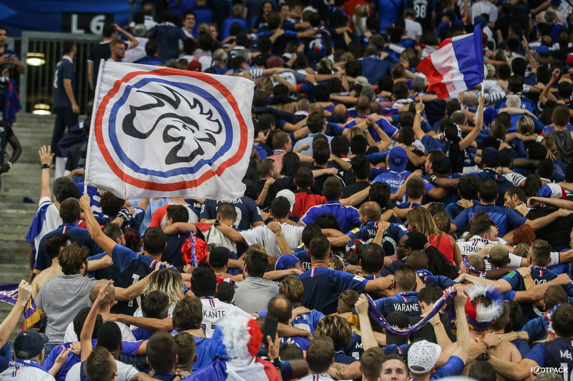 au-stade-france-pays-bas-supporters-2