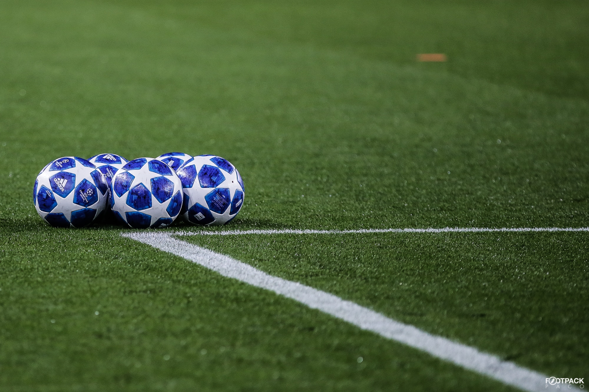 au-stade-paris-sg-naples-footpack-1