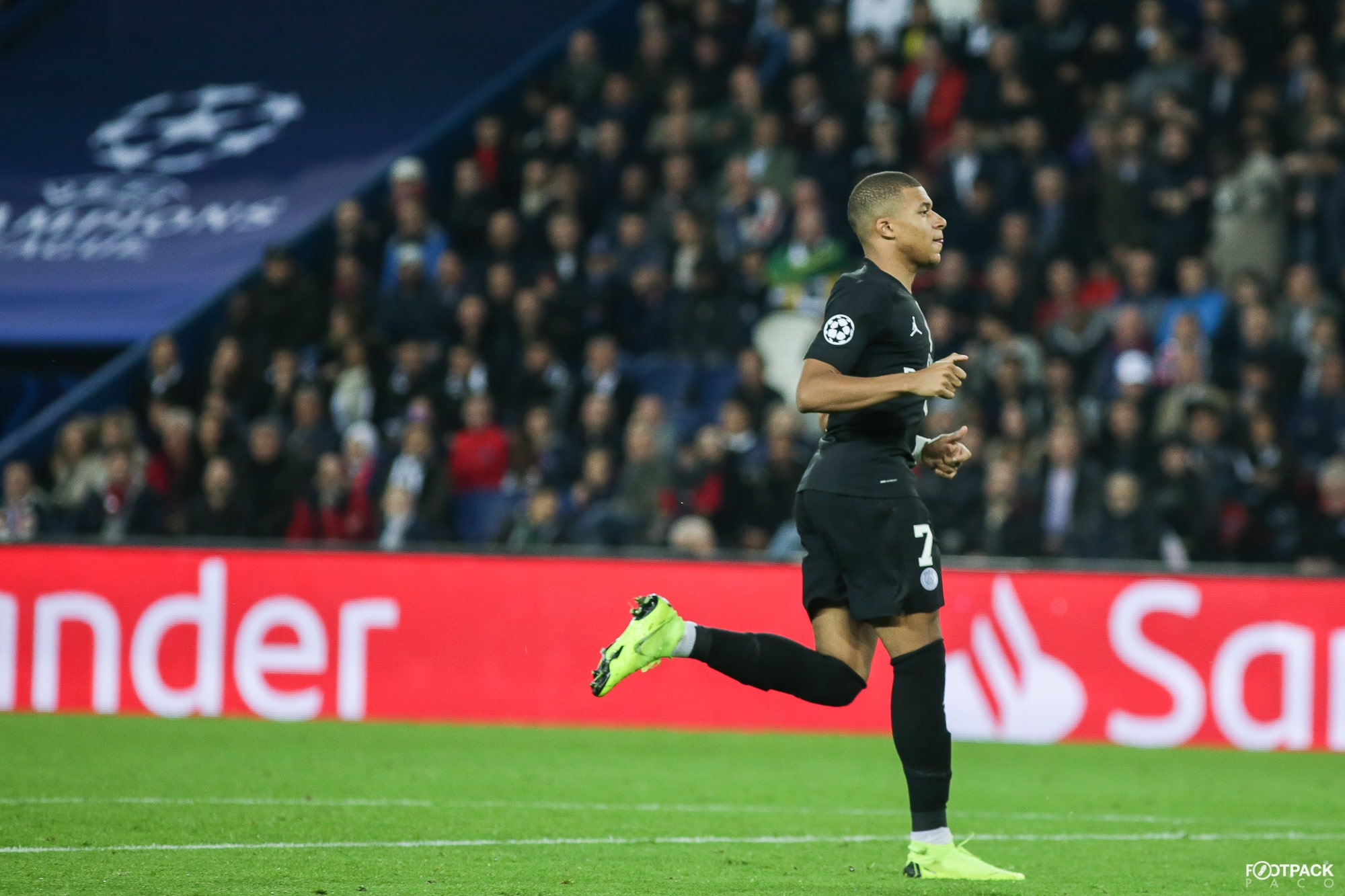 au-stade-paris-sg-naples-footpack-14