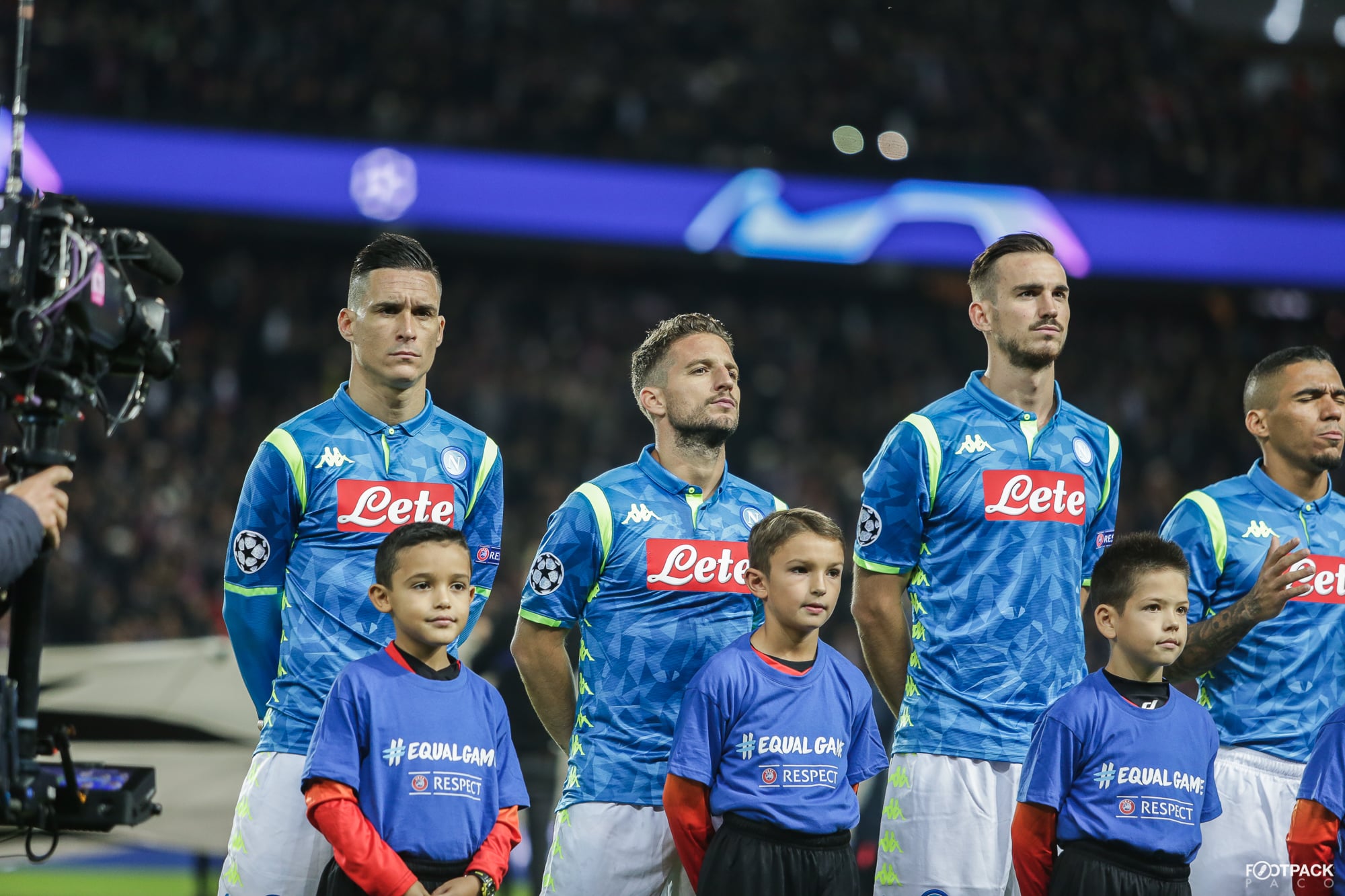 au-stade-paris-sg-naples-footpack-31