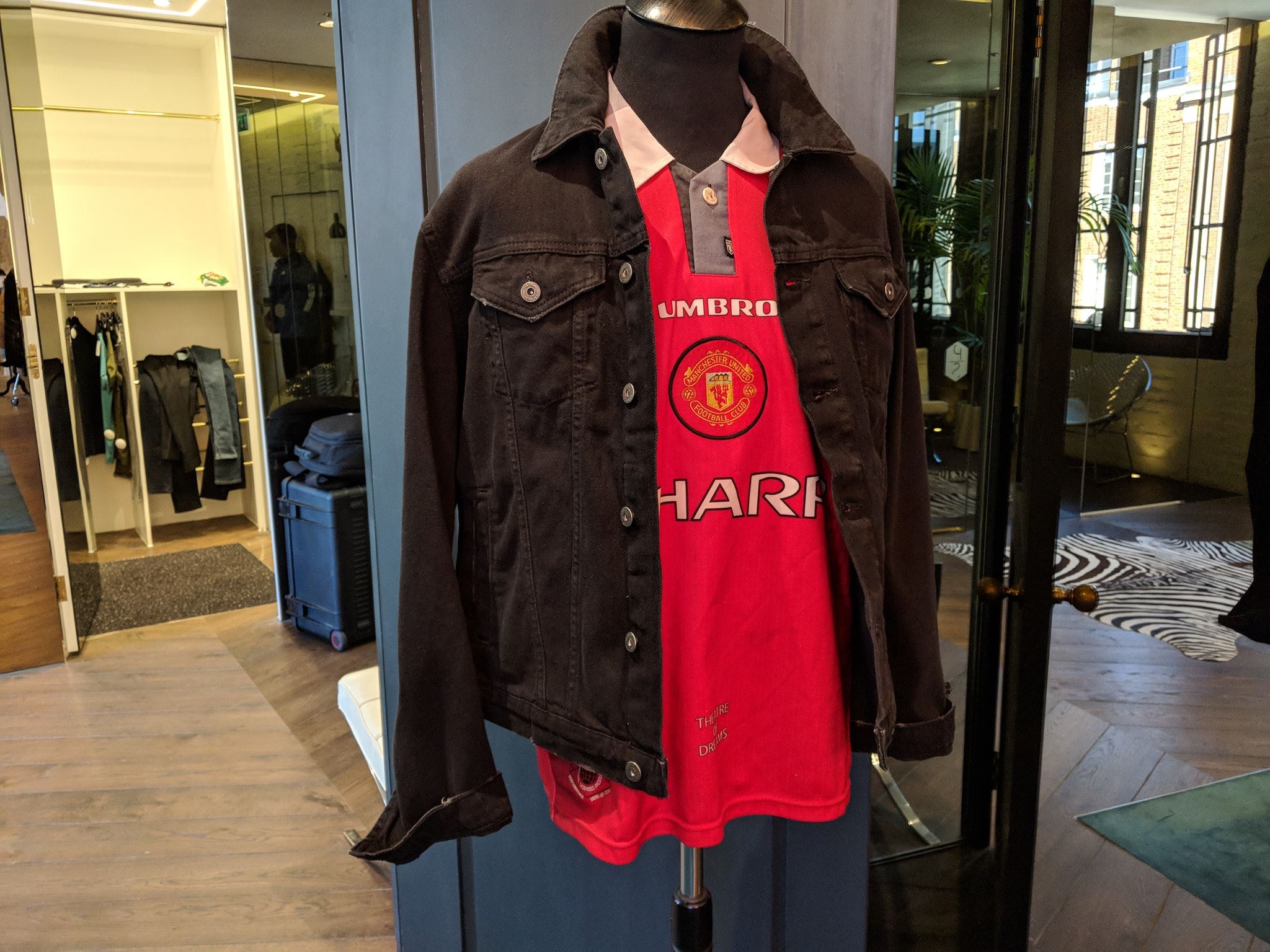 magasin-classic-football-shirts-londres-8