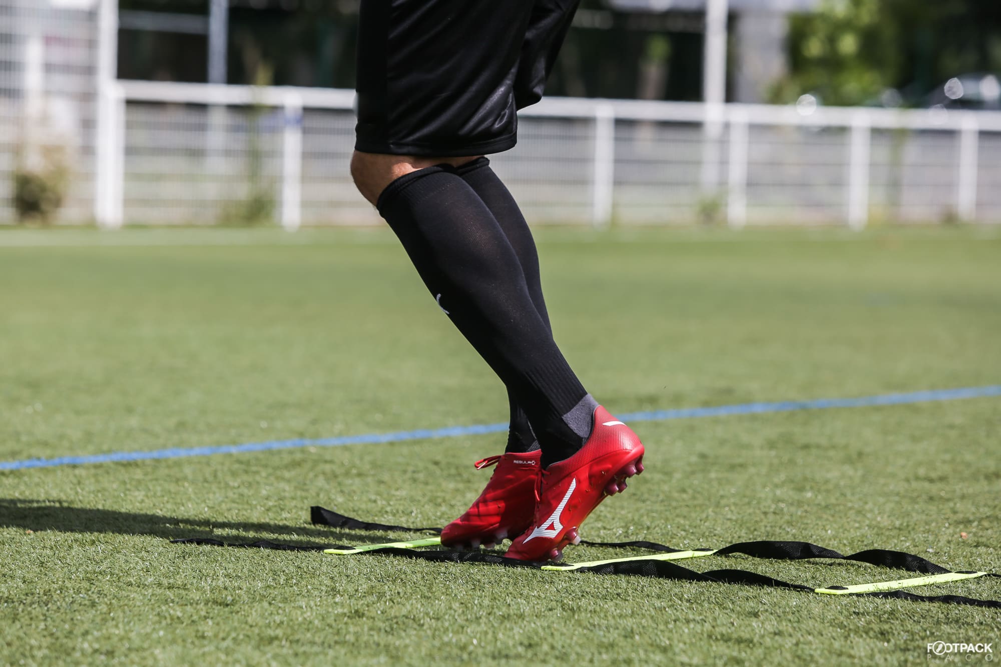 test-chaussures-football-mizuno-rebula-footpack-1