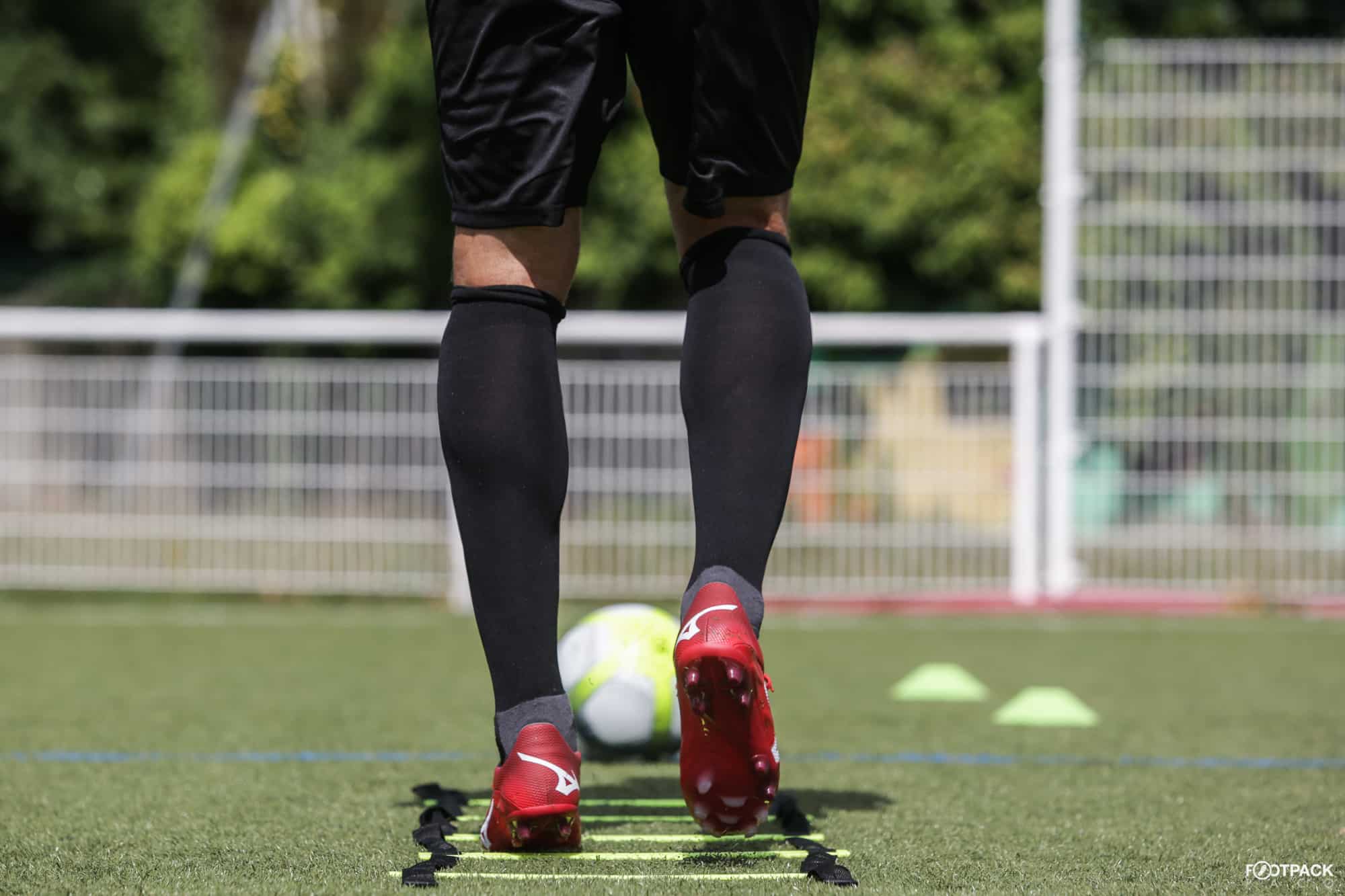 test-chaussures-football-mizuno-rebula-footpack