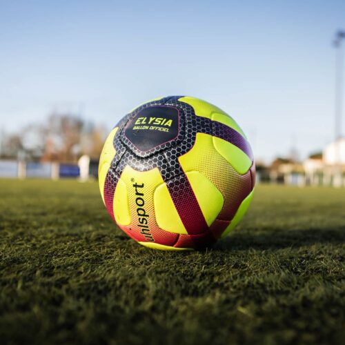 Image de l'article Uhlsport dévoile la version hivernale du ballon de la Ligue 1 Conforama