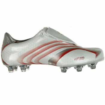 Les chaussures de foot des années 2000 : Total 90, Predator, F50...