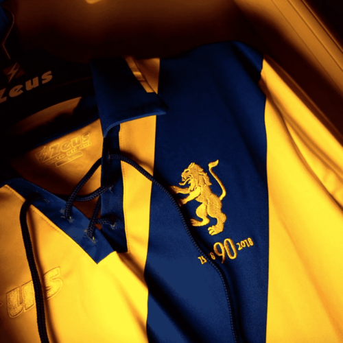 Image de l'article Frosinone célèbre ses 90 ans avec un maillot spécial