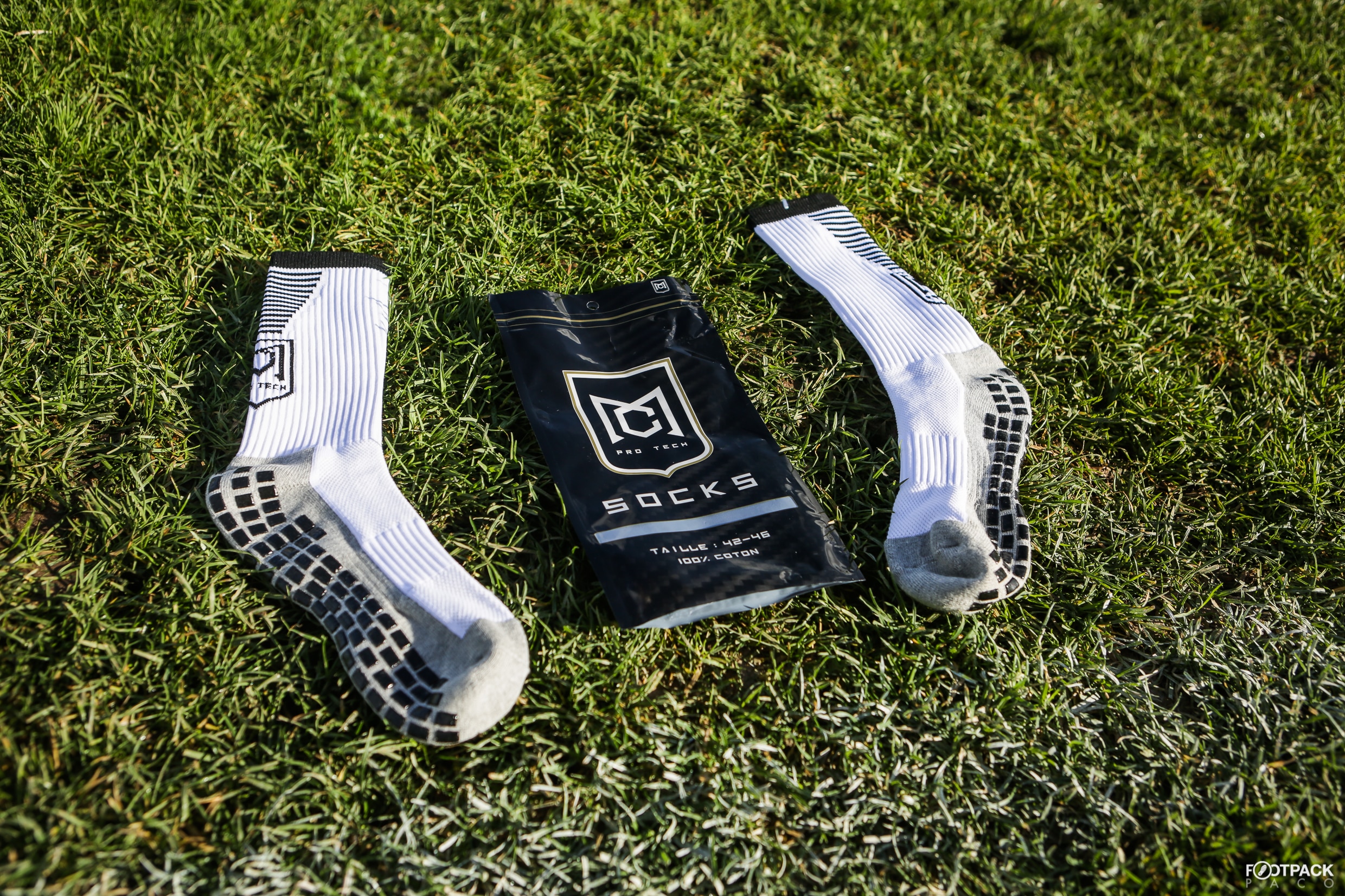 mc-protech-protege-tibias-chaussettes-footpack-3